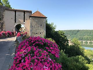 La porte haute de Liverdun, surplombant la Boucle de la Moselle