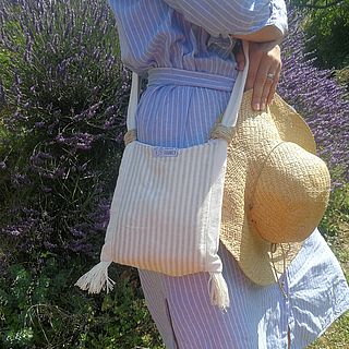 Maude-in-France: sac en bandoulière en chanvre et textile écru - Agrandir l'image, .JPG 2 Mo (fenêtre modale)