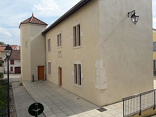 Millery, bâtiment Renaissance - Agrandir l'image, .JPG 124 Ko (fenêtre modale)