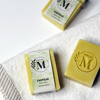 3 savons parfum Castille sur une serviette de toilette - Agrandir l'image, .JPG 680 Ko (fenêtre modale)