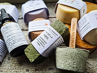 AROMAURY: photographie de 7 produits en gros plan