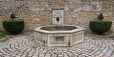 Fontaine des Bénédictins à Lay-Saint-Christophe - Agrandir l'image, .JPG 206 Ko (fenêtre modale)